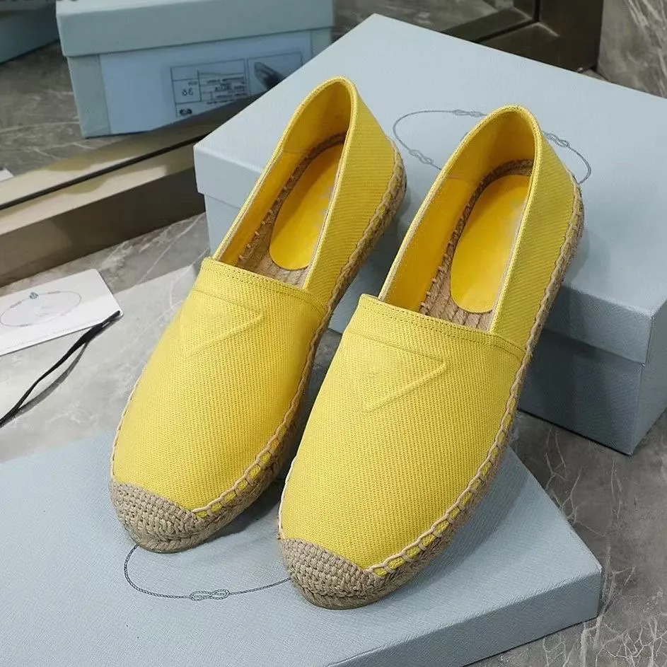 Präglad triangel bomullsborr espadrilles skor glid på luxe loafers jute sules vårlägenheter handgjorda lyxdesigners casual sko för kvinnor fabrikskor.