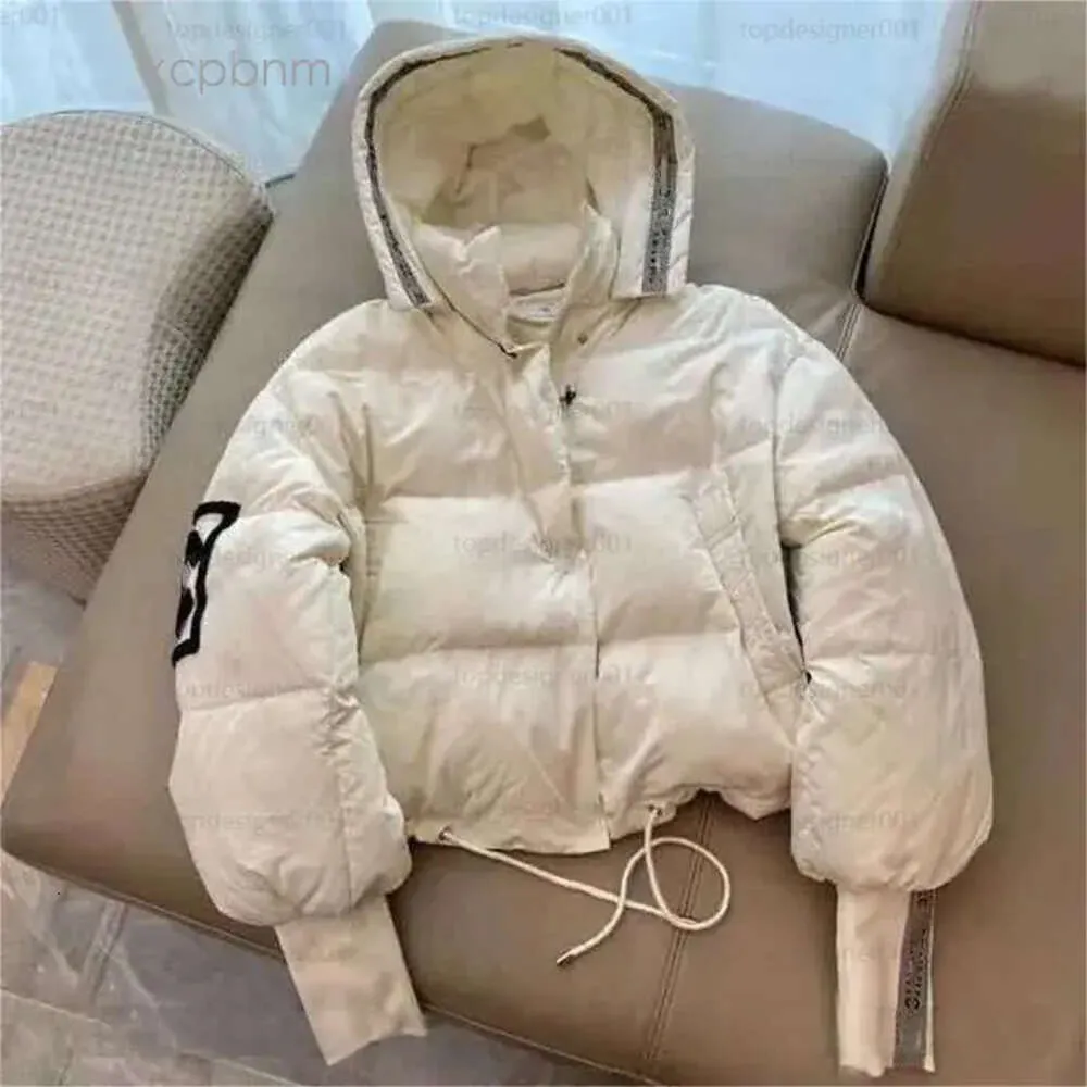 Channel cc Womans Designer Channel Down Jacket Automne et hiver Femmes Puffer Vestes Manteau Broderie C Revers À Capuchon Zipper Casual Court Petit Par