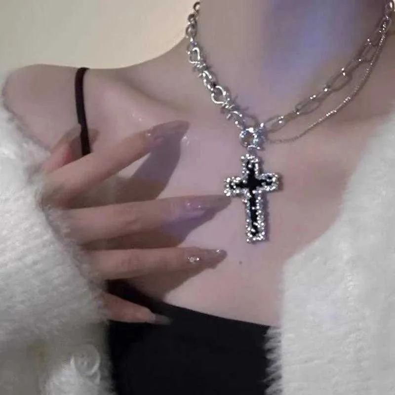 Подвесные ожерелья New Gothic Punk Cross Crowmbed Thorns Подвесная цепная колье для женщин для женщин унисекс Hiphop Grunge Y2K Ювелирные подарки Z0417