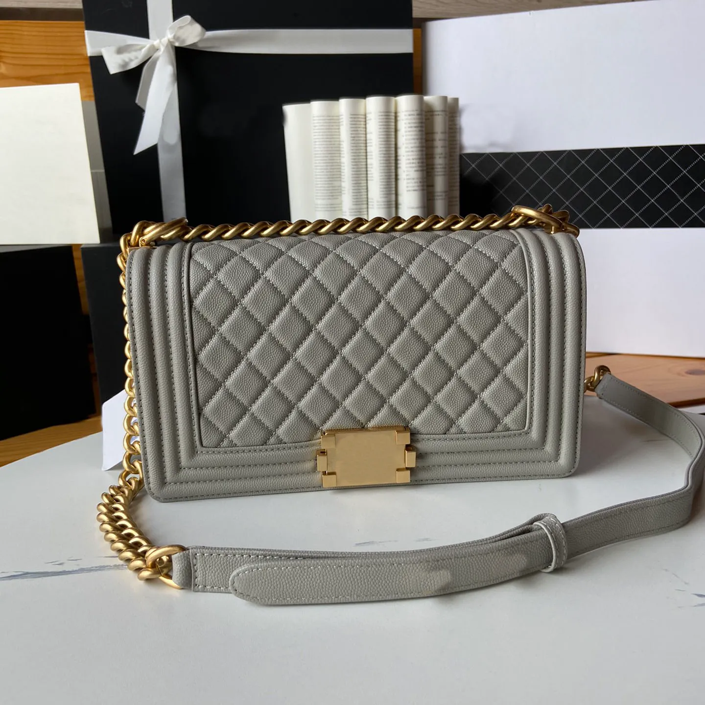 Sac Bandoulière Femme Noir Simili Cuir à Carreaux - Chaîne Dorée - Taille Moyenne - Neuf Sans étiquettes
