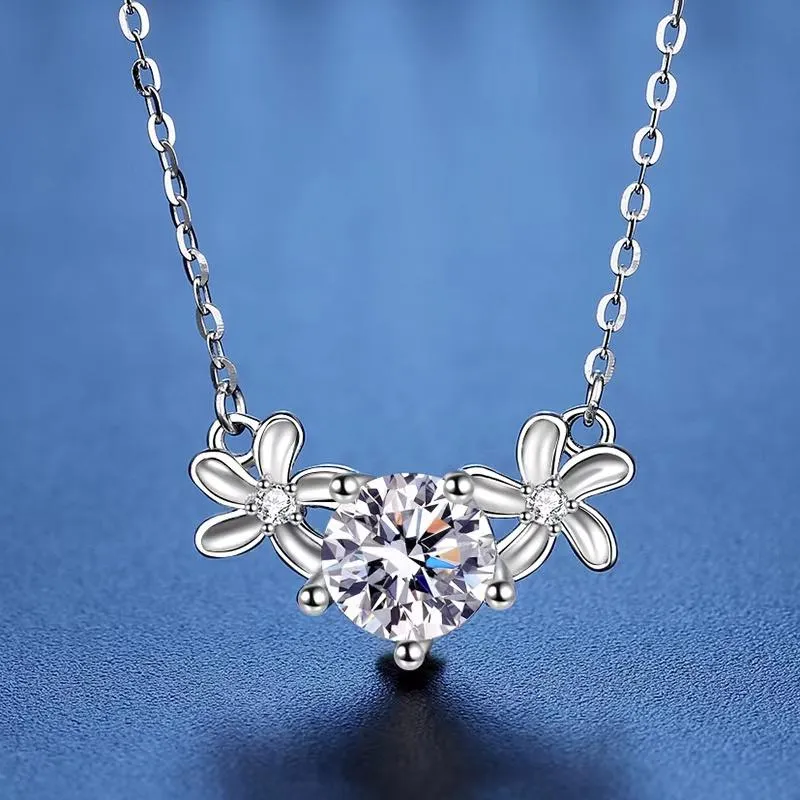 Pendant Necklaces Trendy 1ct D Color VVS1 Moissanite Daisy Flower Necklace For Women Plated White Gold Pass Diamond Test Birthday GiftPendan