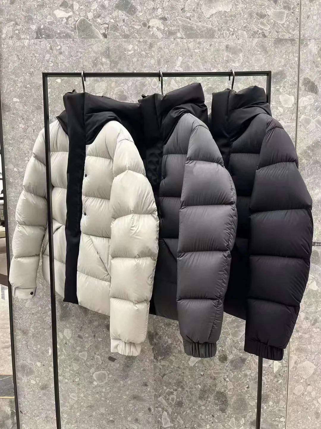 Invierno la última chaqueta de plumón para hombre chaqueta de esquí a prueba de viento al aire libre de alta calidad chaquetas de diseño superior de lujo de marca de gama alta