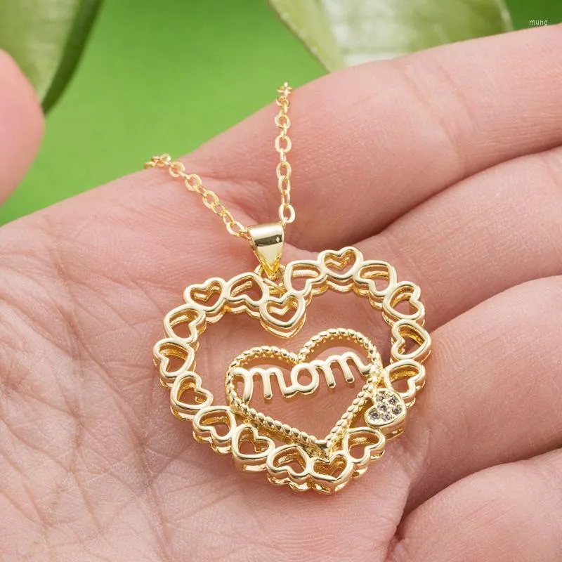 Pendant Necklaces Mother's Day Gifts Letter Mom Zirconia Necklace Heart Hollow Love Clavicle Chain Women Jewelry Accessories