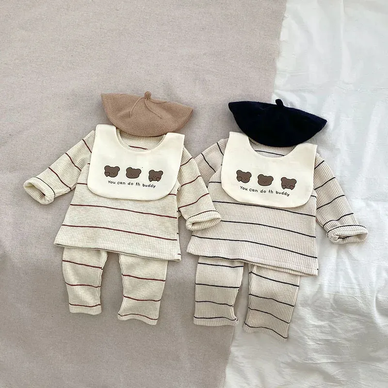 Pyjamas Milancel Baby Pyjama Set Stripe Tops and Pants Bear Bib 3 PCS Sleep Wear 231117