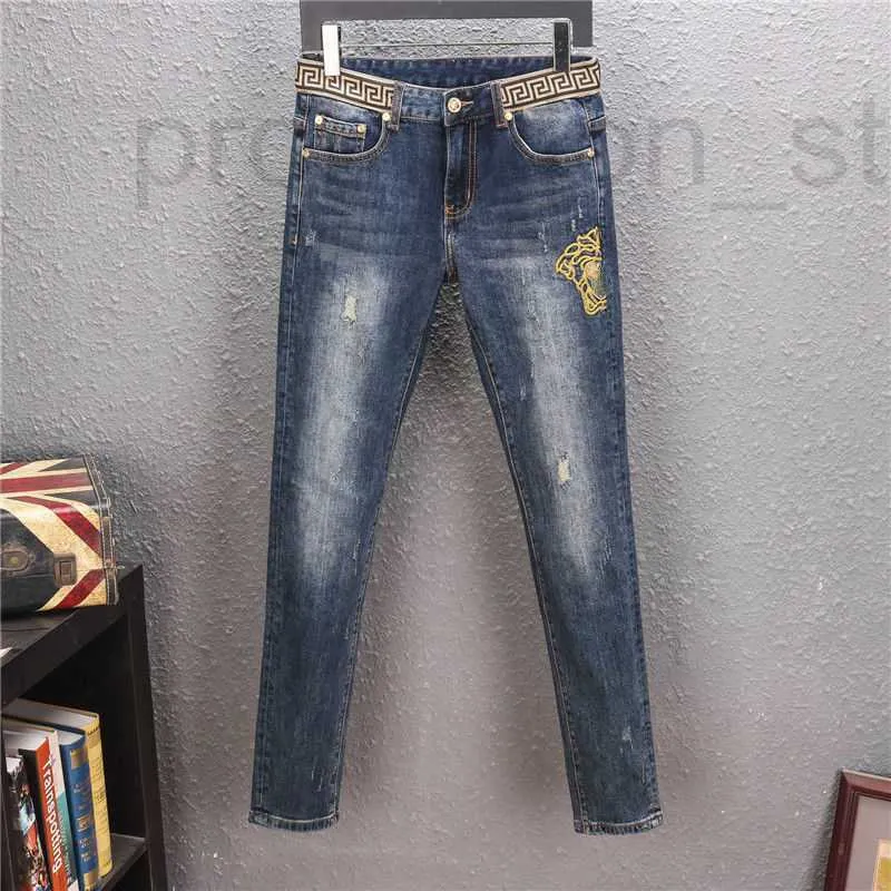 Jeans pour hommes Designer Plus taille hommes jeans Medusa brodé trou pantalon designer pantalon mens Mode rétro décontracté Denim Pantalon WQE5