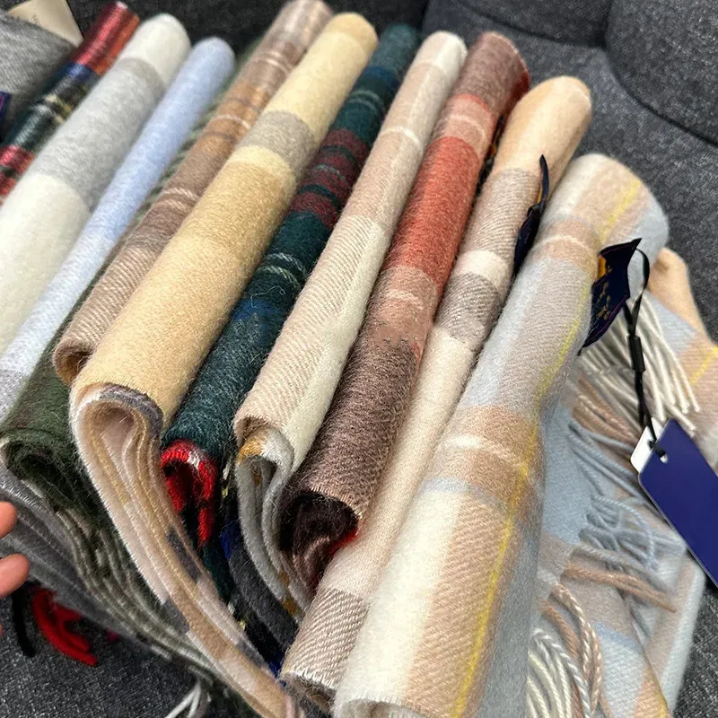 Scarves British Classic High Quality Australian Wool 100% Plaid Scarf Men Women Autumn Winter Warm Striped Shawl Wrap Cashmere Blankets 231117