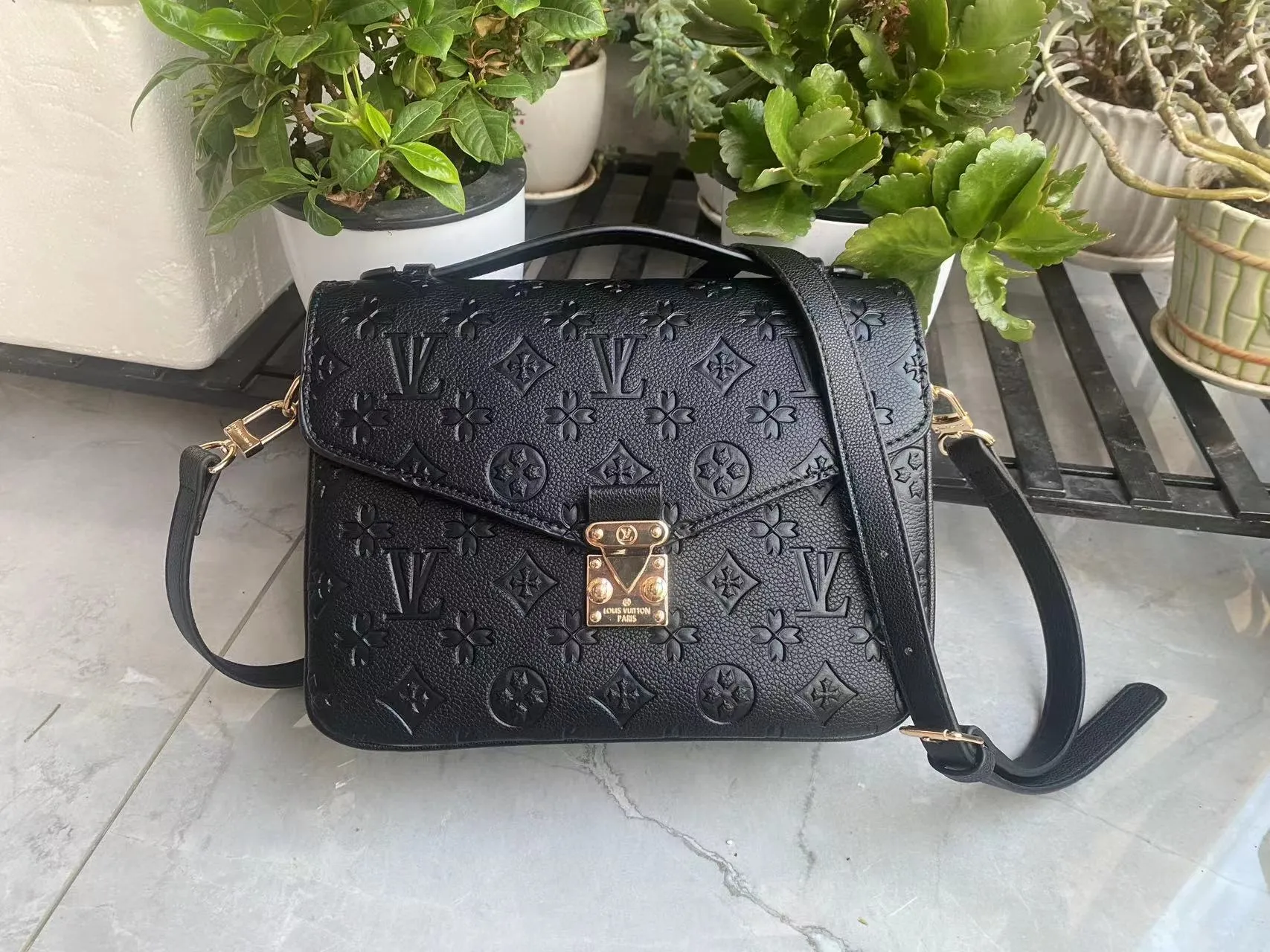 2021 Luxurys designers väskor crossbodys kvinnor handväska messenger väskor oxiderande läder metis eleganta axelväskor crossbody väska shopping tote