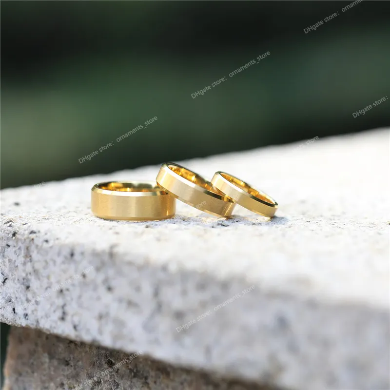 Kadınlar için Altın Kaplamalı Alyans 2/4/6/8mm genişliğinde fırçalanmış tungsten erkek yüzüğü Lüks yıldönümü mücevherleri çift hediye moda mücevherleri tungsten altın takılar