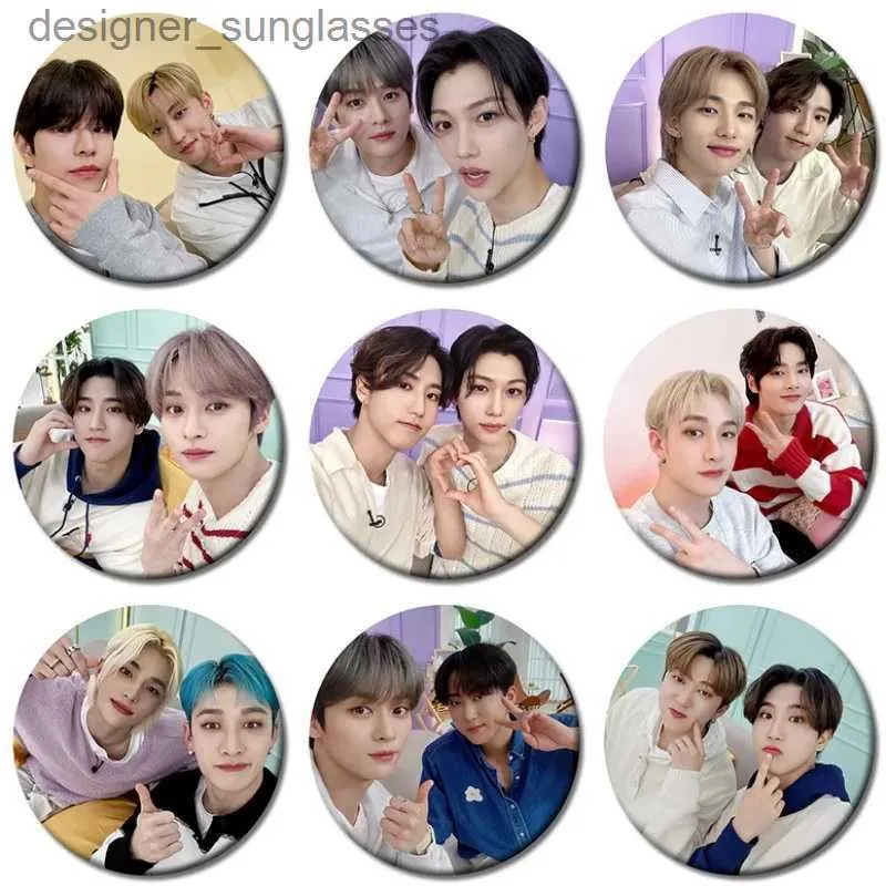 Broches Broches KPOP Stray Kids Personnage Selfies Nouvel Album Badge Bangchan Felix Broche Hyunjin Pin Know Collection Badge pour Sac à Dos ClothesL231117