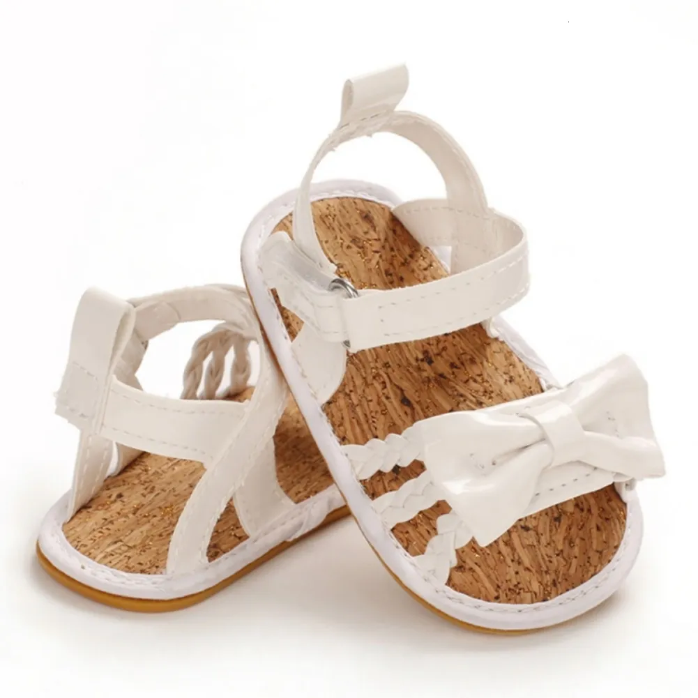 Sandali Neonate Neonate Estate Bowknot Sandali intrecciati Scarpe da spiaggia Antiscivolo Suola morbida nata Prewalkers Scarpe da passeggio 0-18M 230417