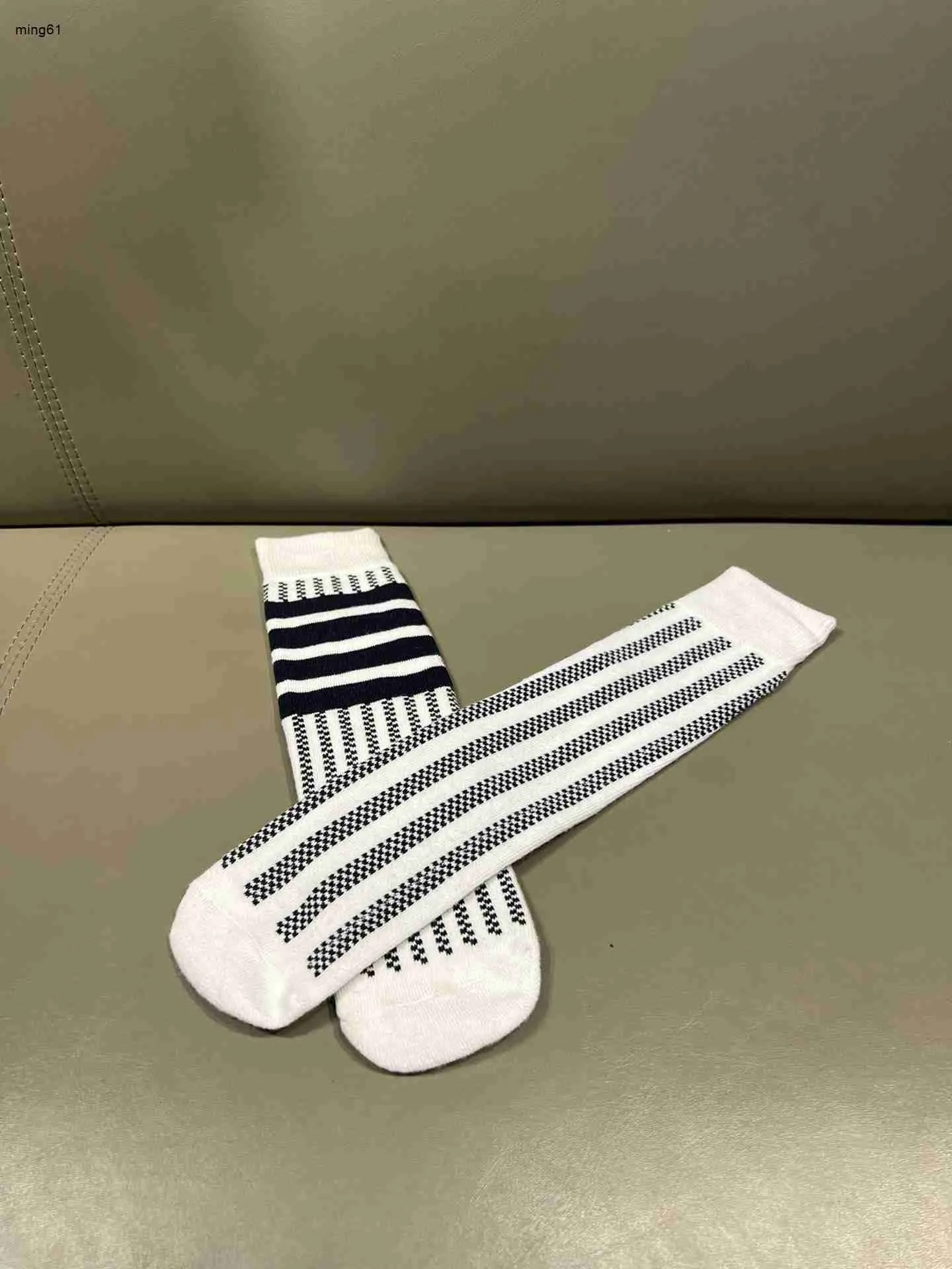 Marke Babystrümpfe bequeme Kleinkindsocken Kinder Designerkleidung Junge Mädchen Schlauch Kontraststreifen Design Kinderstrumpfhose