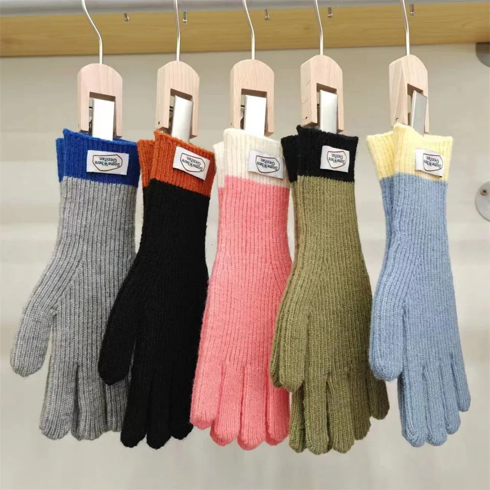 Five Fingers Gloves Women's Warm Knitted Gloves Couple's Split Finger Woolen Gloves Outdoor Riding Screen Touch Fluffy Stripe Gloves Christmas Gift 231117