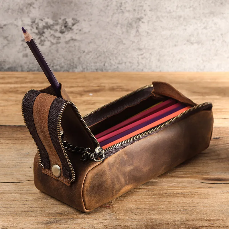 Blyertspåsar Vintage Horsskin Pencil Case 100% Handmade dubbeldragare Klassisk Dålig Pen Bag Pen Bycil Organizer Student Office Stationery 230417