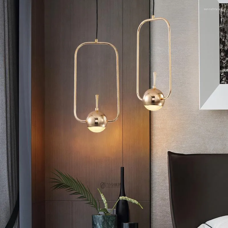 Kolye lambaları Light Luxury Gold Home Restoran Yatak Odası Kafası Bir Yatak Lambası Droplight Üç Örnek Oda