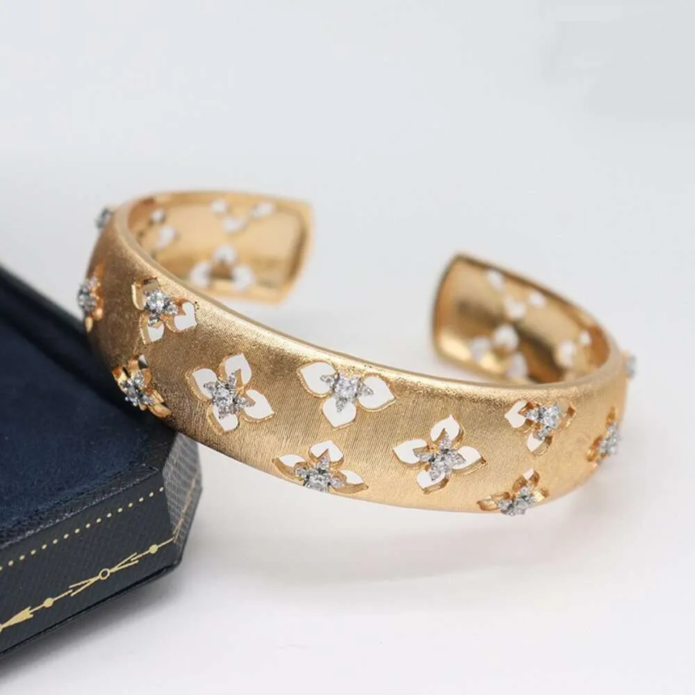 Classic designer bracelet jewelry buccellati Jewelry Italian wire drawing process wide version hollowed out Four leaf clover bracelet women s opening