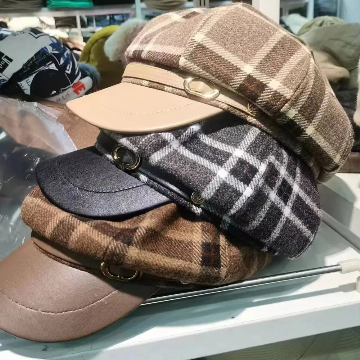 Ball Caps comfortable plaid patchwork leather octagon hat autumn and winter retro fashion face small cap British wind sboy 231117
