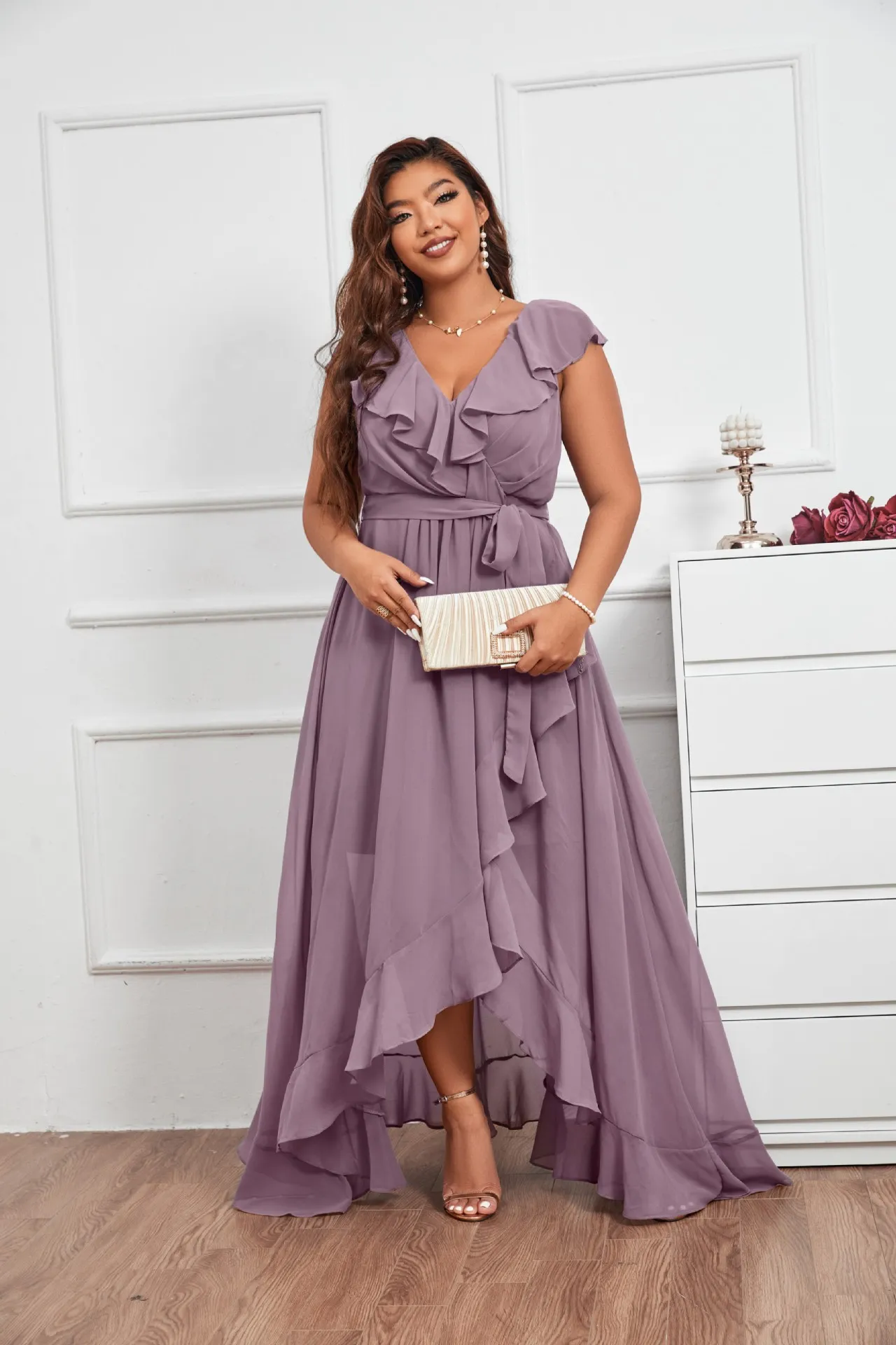 Plus storlek V-Neck Hi-Lo Mother's Dresses Chiffon Asymmetrical Mother of the Bride Dresses