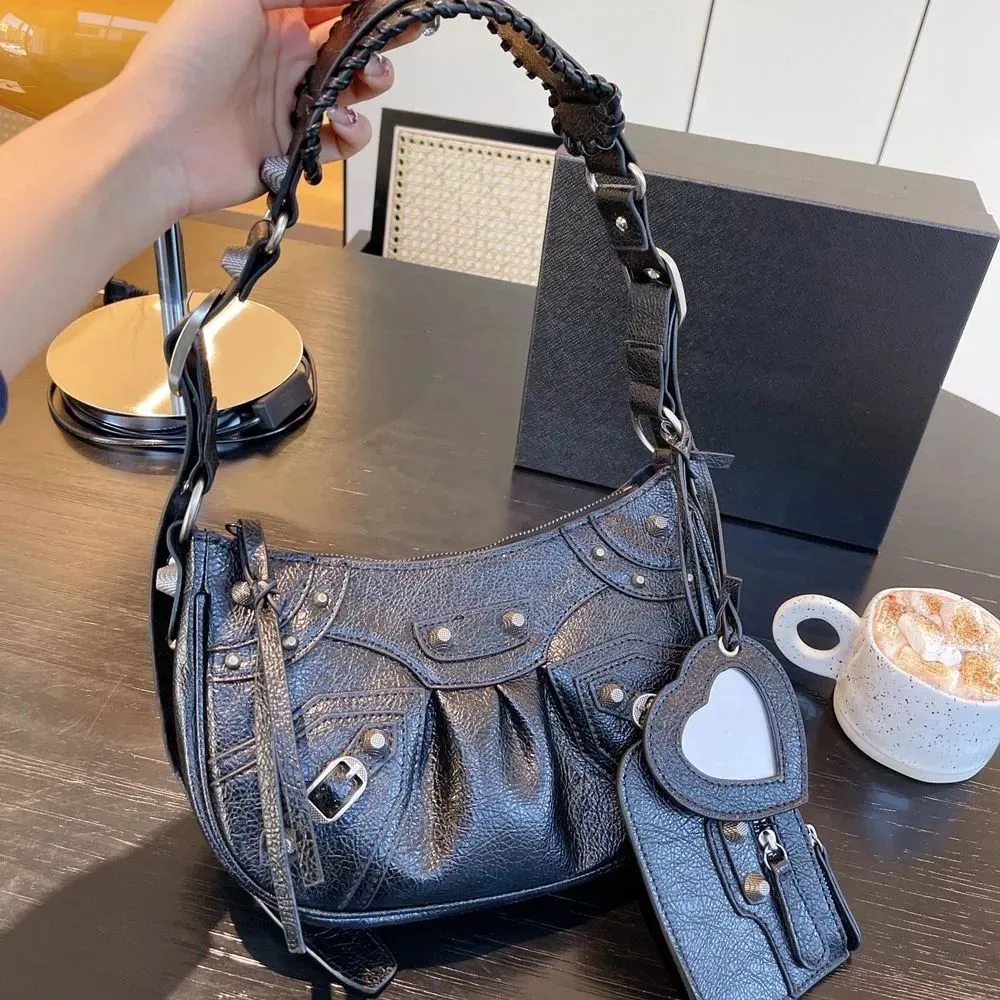 2023 Designer B Bassen Motorfietstas Vrouwen klassieke stijl koeienhuid Crossbody Handtassen Schouder onderarm tas wit