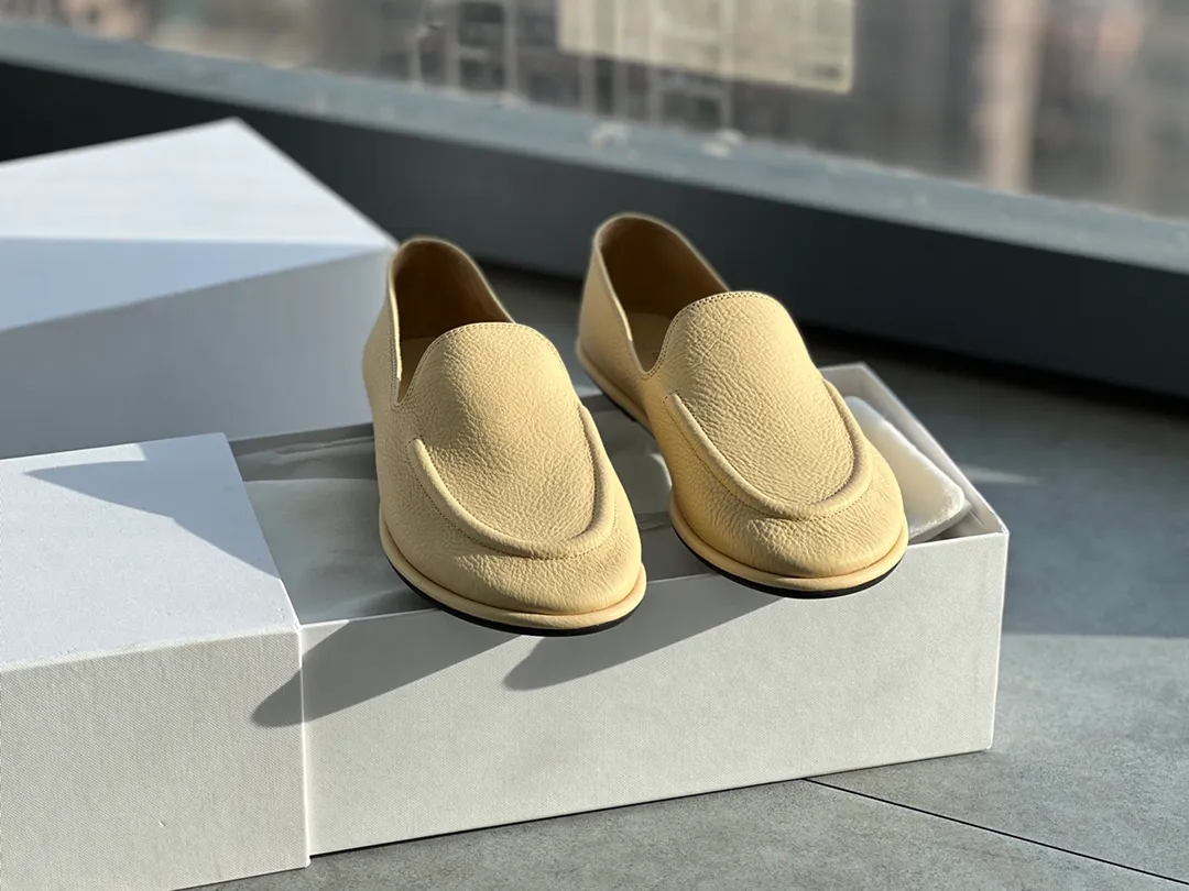 The Row Loafers shoes Runway Shoes The Genuine Leather Grained Mocassin Loafers Original Box Fashion Designer Shoes Size 35-39 WZ3P