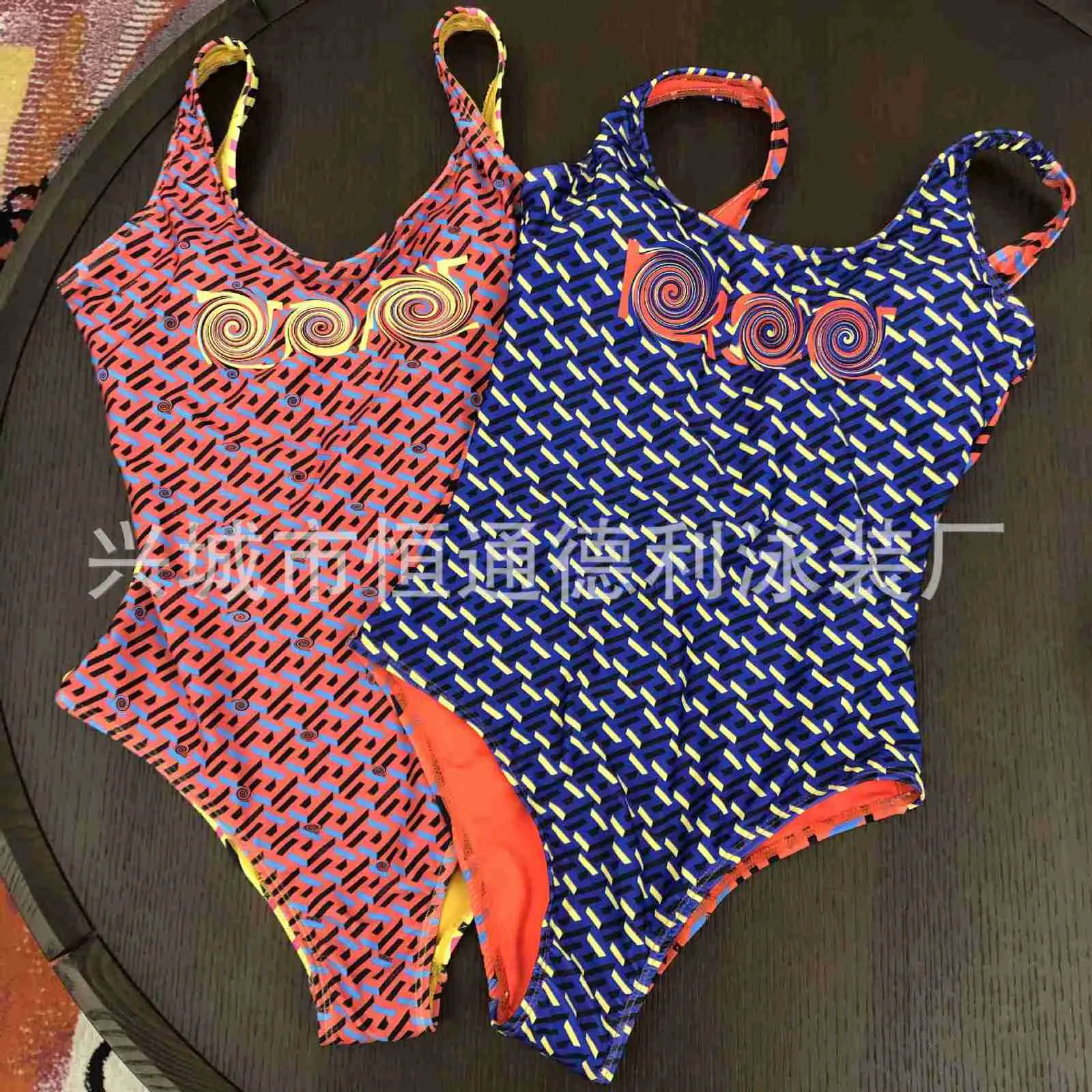 Women's Swimwear designer New fashion brand double color printed triangle one-piece swimsuit net red conservative hot spring resort women CQL7