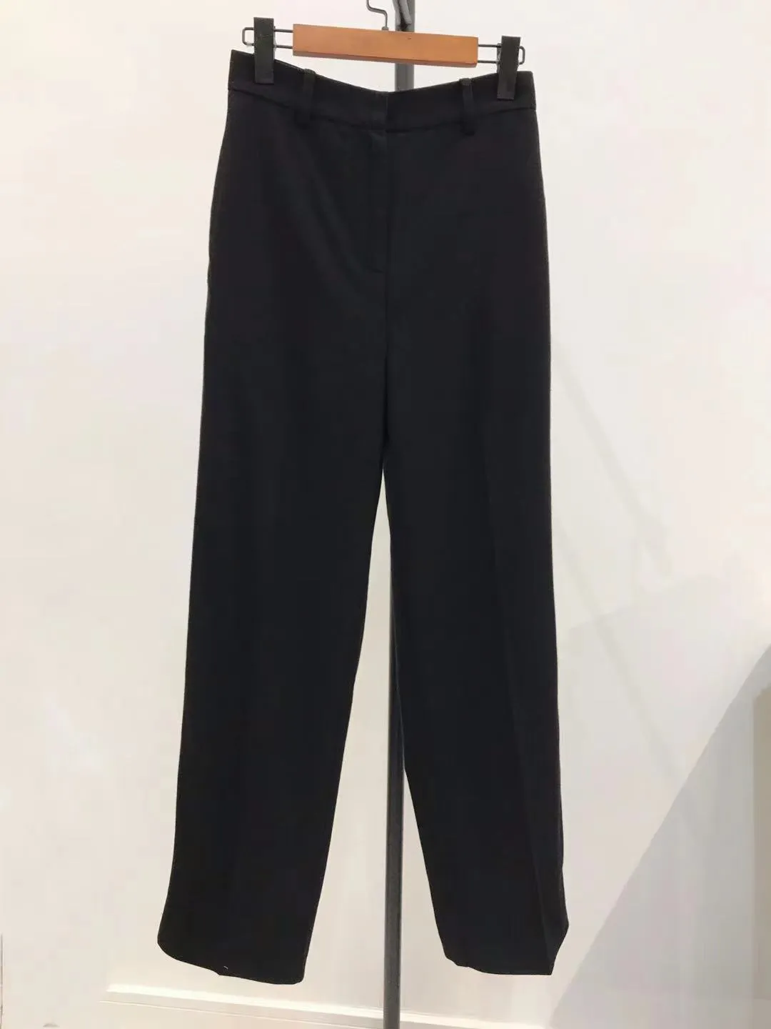 Calça feminina de flanela Toteme, calça de lã com perna reta