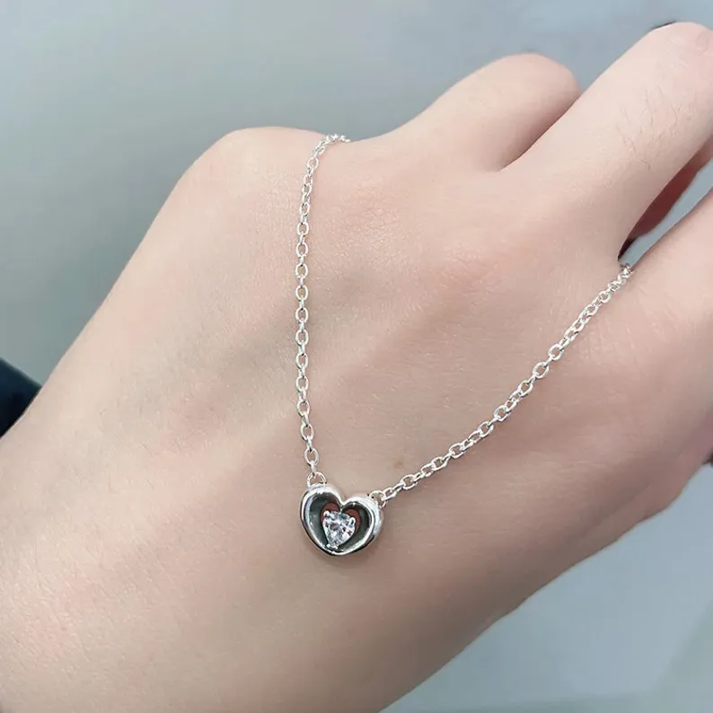 أصيلة 925 الفضة مع الذهب مطلي GPD Pandora Radiant Heart Floating Stone Stone Collier Clips Pandora Me for Necklace Jewelry 392494C01-45