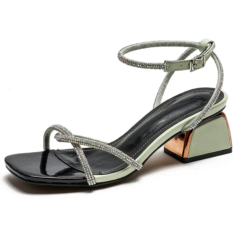 Sandaler koreanska paljetter Middle Heel Versatile Womens Summer Fairy Style Shoes With Kirt Fashion 230417