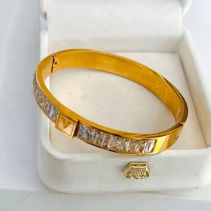 Proste projektowanie Wedding Bangle Designer świąteczne prezenty Boguła srebrna moda biżuteria do kobiet romantyczna miłość Boguła ze stali nierdzewnej