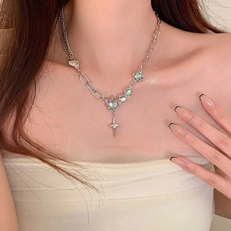Hänghalsband Crystal Opal Pendant Liquid Metal Halsband för kvinnor CLAVICLE CHAMETRISK OMREGULURAR VINTAGE CHOKER Y2K SMEECHNY ACCESORies Z0417