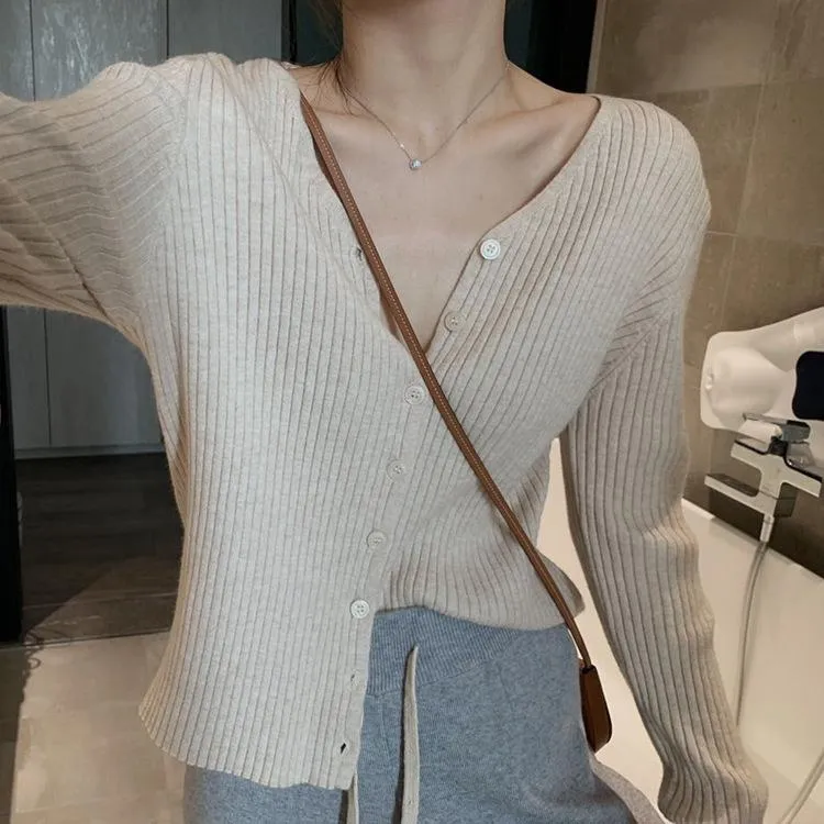 Kobiety dla kobiet 2023 Autumn Casual Knitwear SWEATER KOBIETA V NECK SIDY CARDIGAN TOPS LONG SLINEWE SWEATSE Zimowe kardigany