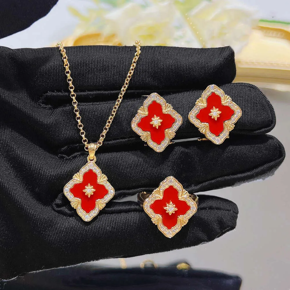 Klassisk designer halsband smycken buccellati smycken lyx varumärke italienska domstolen vit fritillaria set fyrblad klöver armband röd agat halsband ringörhängen