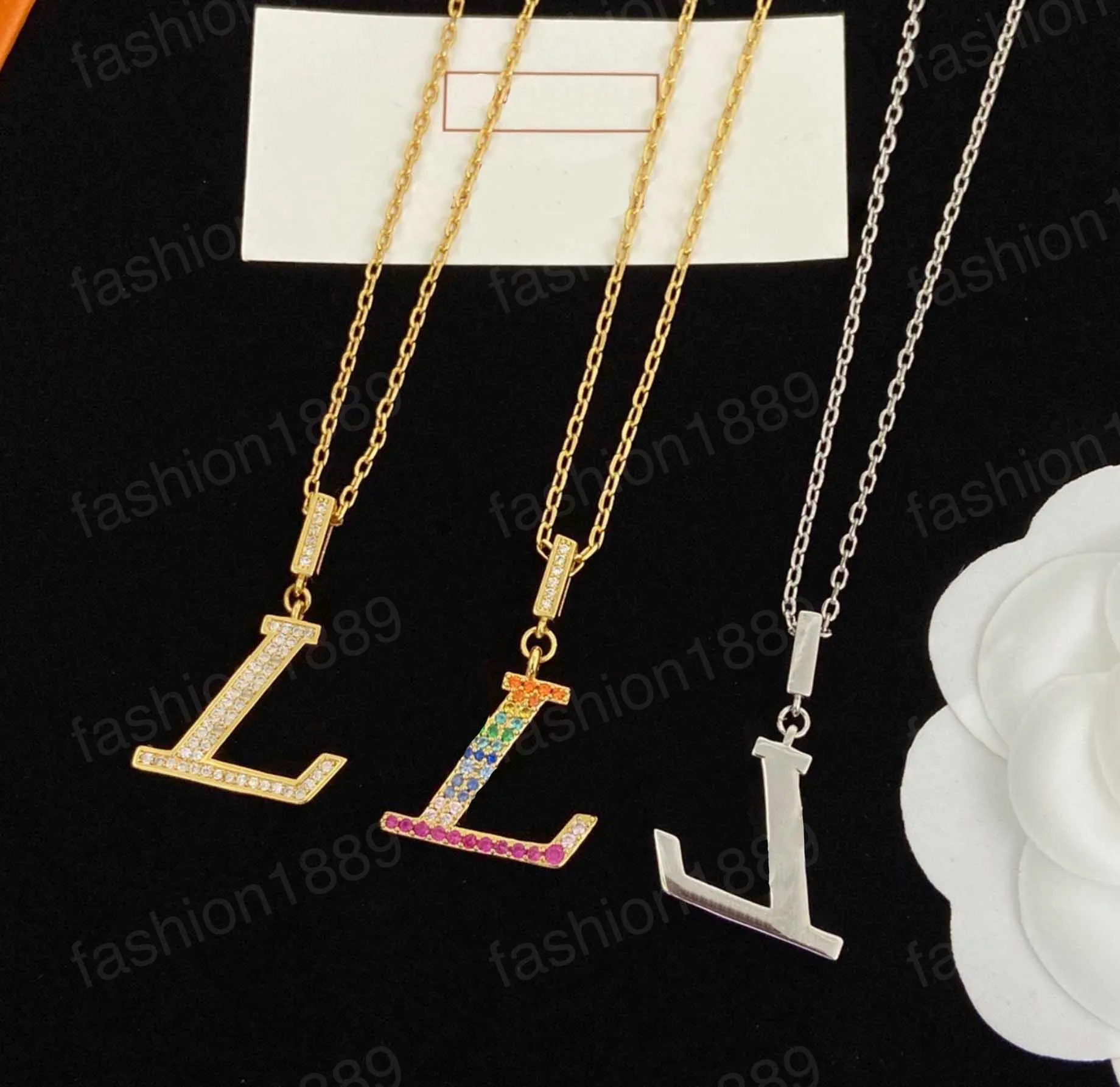 Hänge halsband modedesigner brev hänge guldkedja halsband armband för män och kvinnor festälskare gåva smycken med låda