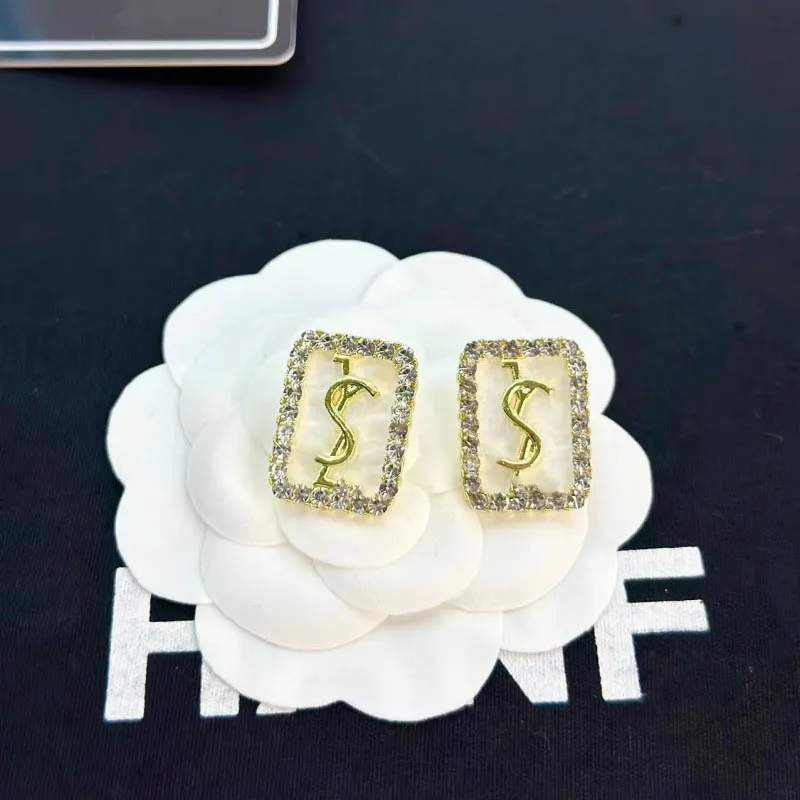 18K vergulde kristallen Y-letter logo damesoorbellen, populair in Europa en Amerika, minimalistische designer oorbellen, bruiloft bruid sieraden geschenken