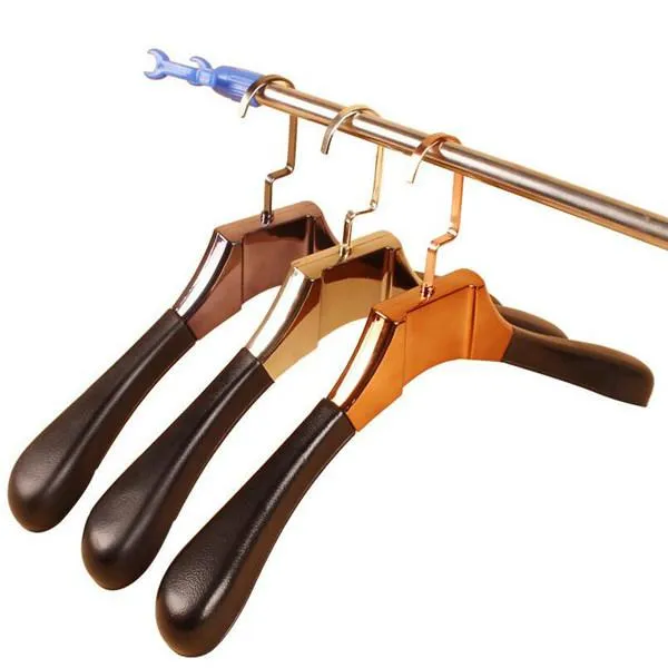 Many Styles Luxury Leather Padded Plastic Hanger for Fur Coat Garment, Deluxe Leather Hanger Rack for Woman Man