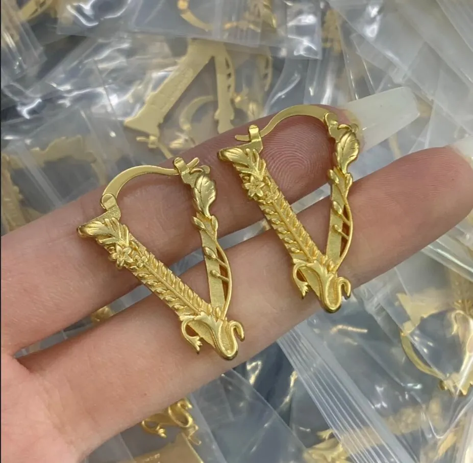 Fashion Virtus Stud Copper Women Men Earrings Ladies Ear Studs Designer Jewelry Gifts MER32 --8806