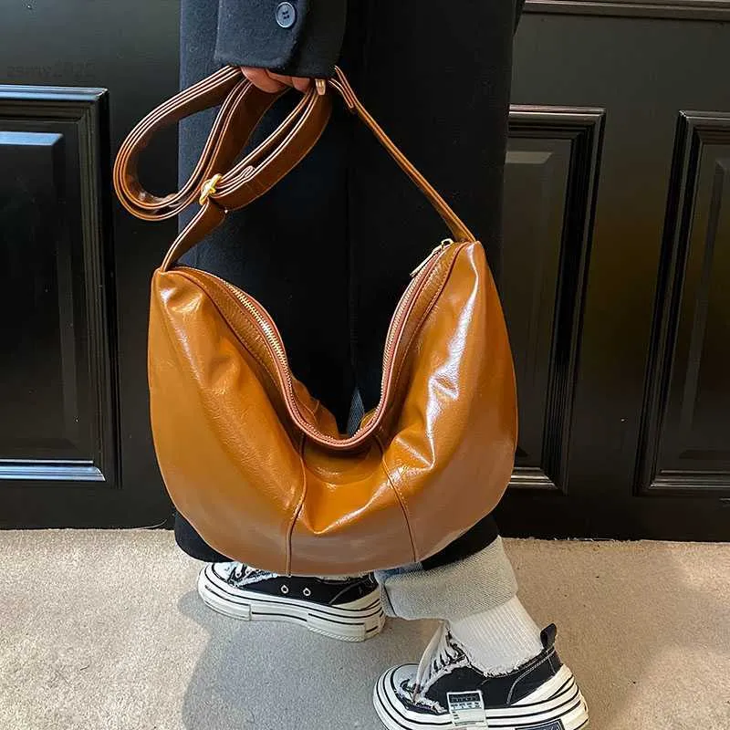 Kvällspåsar Jin Yide Fashion Splicing Leather Shoulder Bag For Women 2023 Tence Kvinnor Simple Large High Capacity Hobo Bag Handväskor