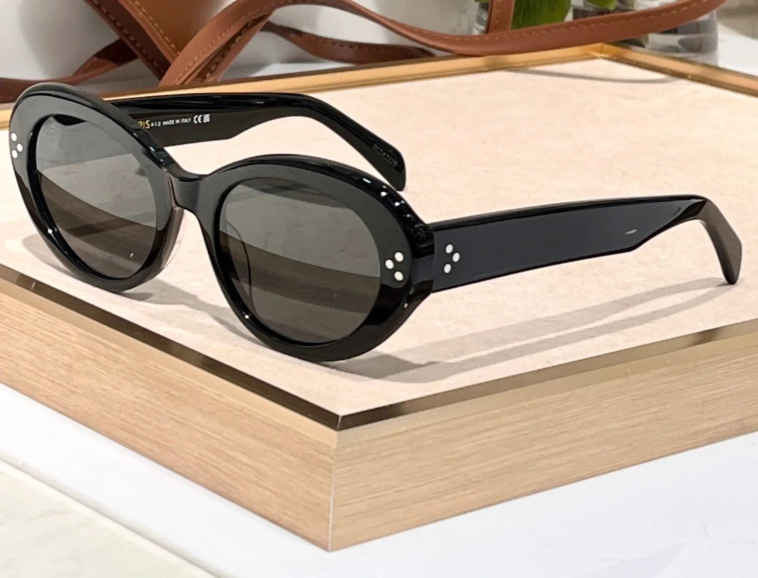 Ovale Cat-Eye-Sonnenbrille, glänzende schwarze, dunkelgraue Gläser, Damen-Mode-Sonnenbrille, Brillen mit Box