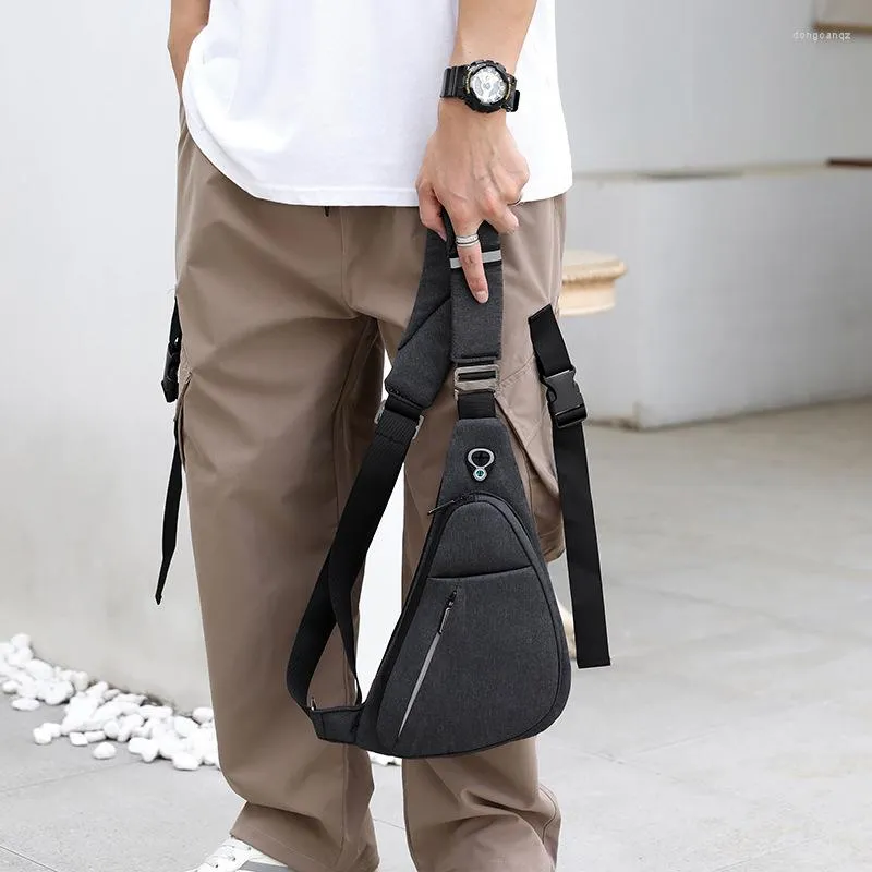 Bolsas al aire libre Hombres Moda Sling Bag Slim Mochila de hombro impermeable para viajes Senderismo Anti-Ladrón Crossbody Pecho Daypack Bolsillo personal