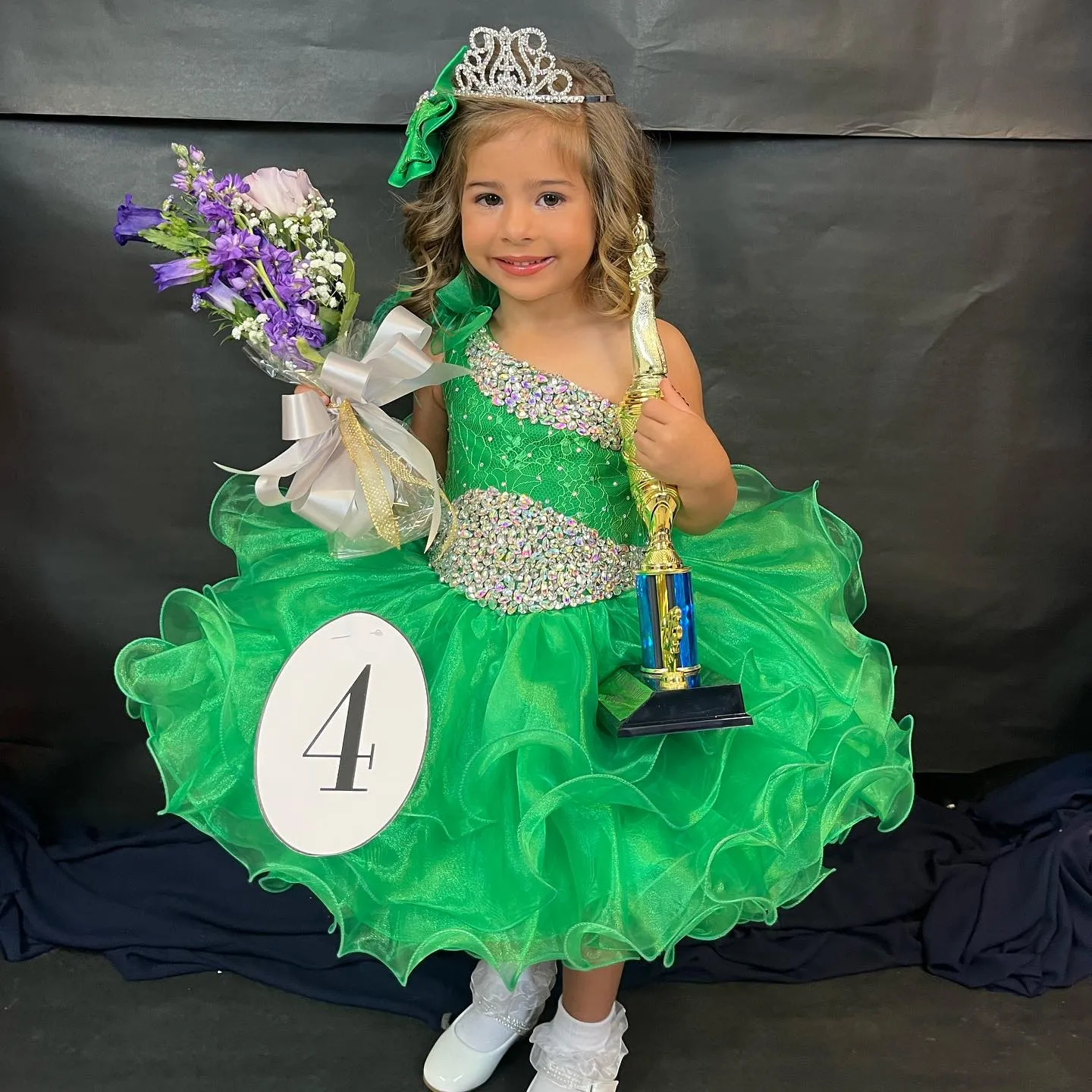 Verde menina cupcake pageant vestido 2024 um ombro ab pedra babados brilho bebê criança diversão moda pista drama aniversário formal coquetel vestido criança infantil