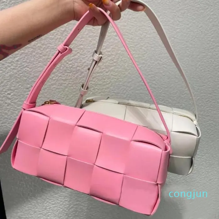 حقائب الكتف مصممة-تريند 2023 الاتجاه الوردي منسوجة حقيبة اليد مصممة للأزياء مصمم وسادة جلدية جلدية