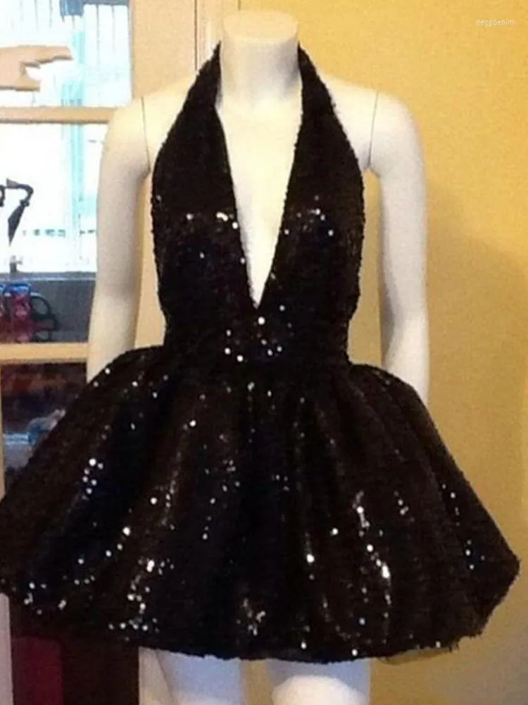 Sukienki imprezowe seksowne czarne cekinowe krótkie homecoming kantar głębokie v szyja bez pleców formalna sukienka balowa szata de koktajl vestido