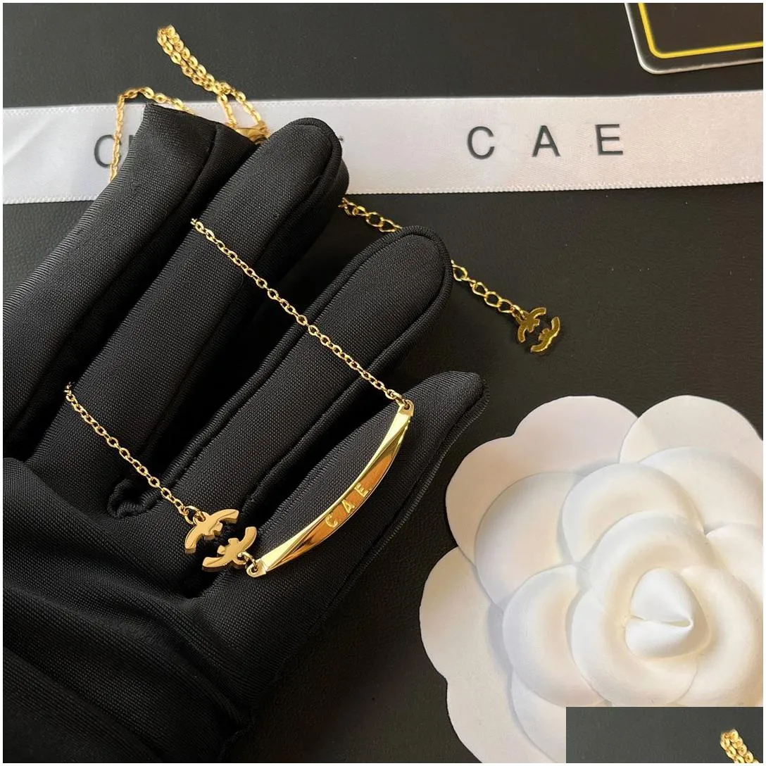 luxury brand elbow letter pendant necklace designed for women long chain 18k gold plated necklace designer jewelry exquisite