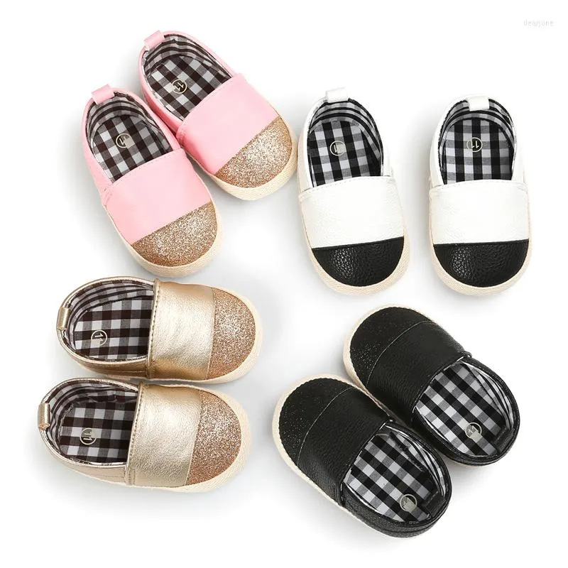 Chaussures de sport pour bébé en cuir pour bébé Semelle souple antidérapante Tout-petit Premiers marcheurs Slip-on Pre-Walker Casual