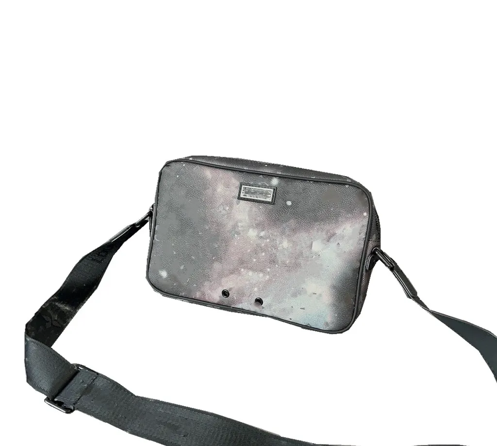 Designer designed shoulder bag for both men and women, crossbody bag with star pattern camera bag, travel essential leisure bag