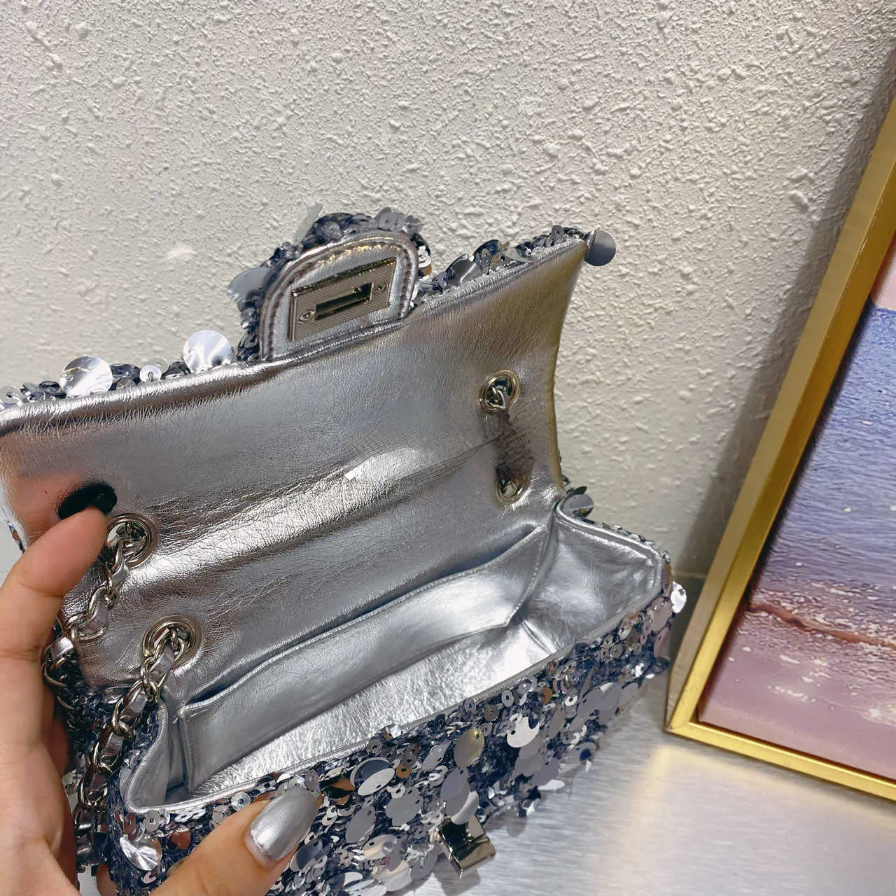 designr bags Shiny Inflexible Sequins Hand Woven Beads Flip Over Small Square Bag Silver Banquet Phone Underarm Crossbody Bag 230420