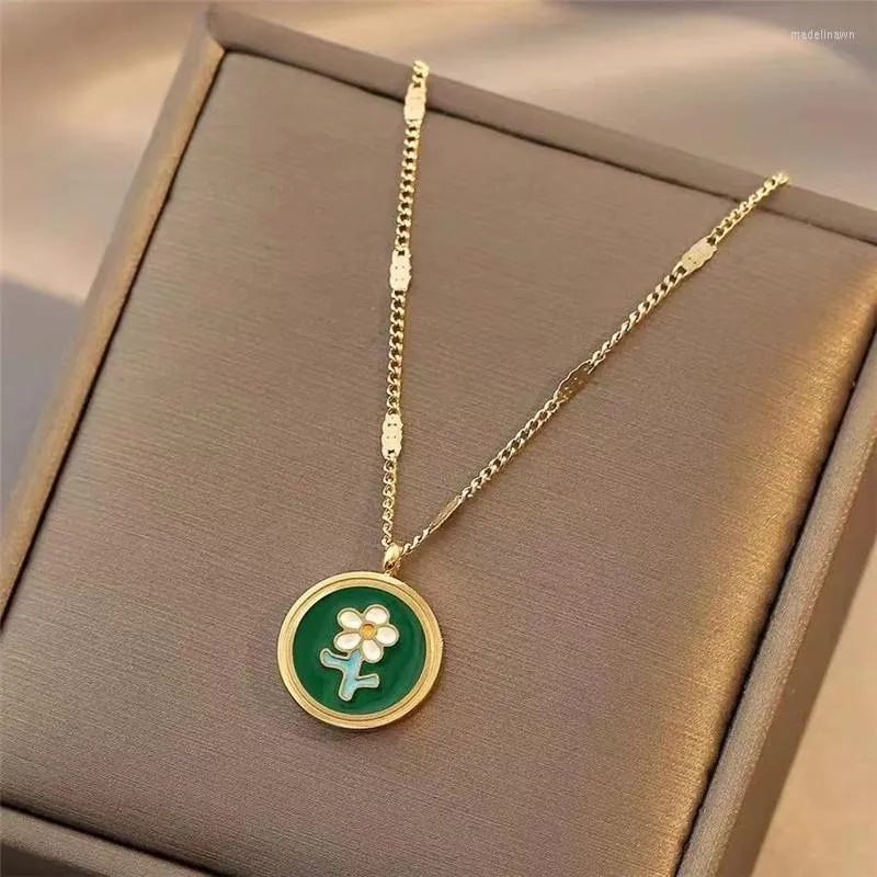 Chaînes Vintage Marguerite Fleur En Acier Inoxydable Collier Vert Foncé Rond Pour Les Femmes Sexy Clavicule Chaîne Ne Se Fane Pas 2023 Bijoux Cadeau