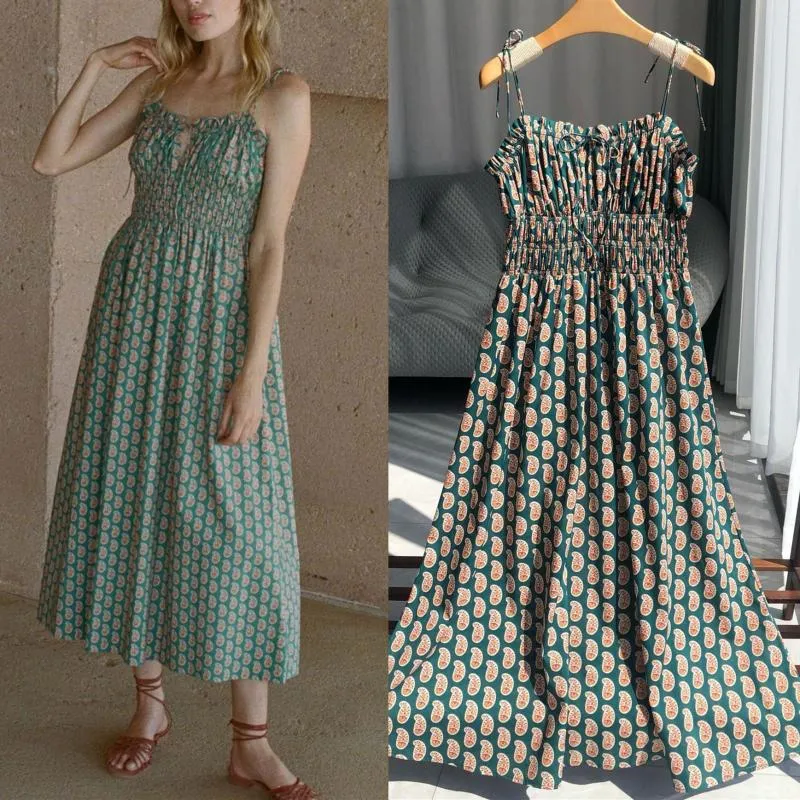 Casual Dresses Women's Fresh Paisley Print Spaghetti Straps Dress 2023 Summer Ladies Sleeveless Pleated Slim Mid-Length Robe
