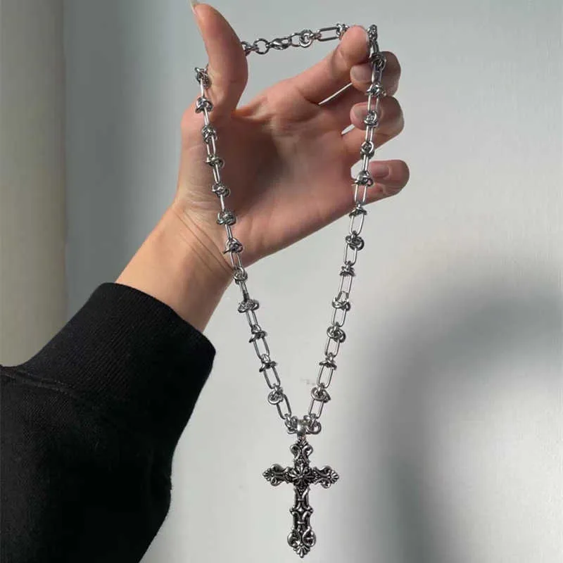 Hangende kettingen 2023 Vintage Cross Hangers ketting voor vrouwen kpop punk ketting kettingen Lange Koreaanse mode retro sieraden op de nekcadeau nieuwe Z0417