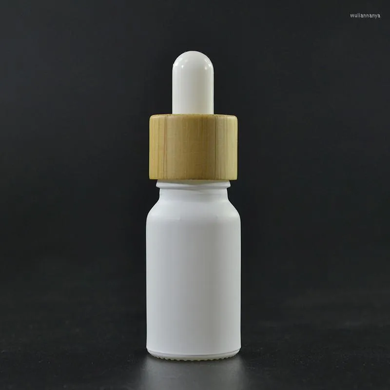 Bottiglie di stoccaggio Flacone contagocce in vetro bianco opaco da 250 pezzi da 10 ml con coperchio in bambù Bottiglia di olio essenziale nero con tappo