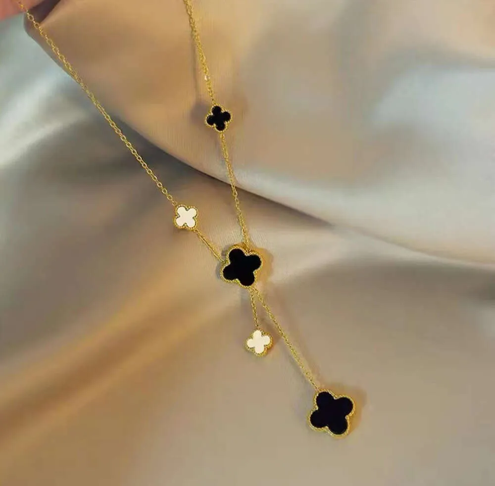 Fashion Designer Jewelry Classic black 4/Four Leaf Clover locket Necklace Highly moissanite chain Quality Choker chains 18K Plated gold girls Gift